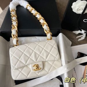 AAAA Replica Chanel Chunky Chain Underarm Bag