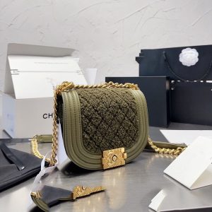 AAAA Replica Chanel Fashion Chain Plush Shoulder Bag