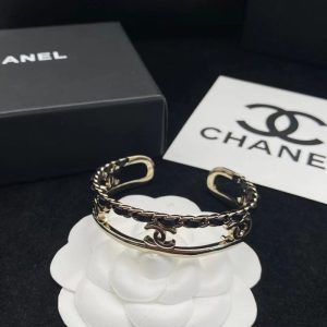 AAAA Replica Chanel Fashion Cutout Cuff Bracelet