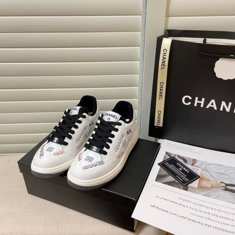 AAAA Replica Chanel Fashion Graffiti Letter Embroidery Sneakers