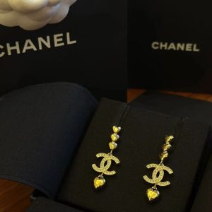 AAAA Replica Chanel Fashion Metal Heart Earrings
