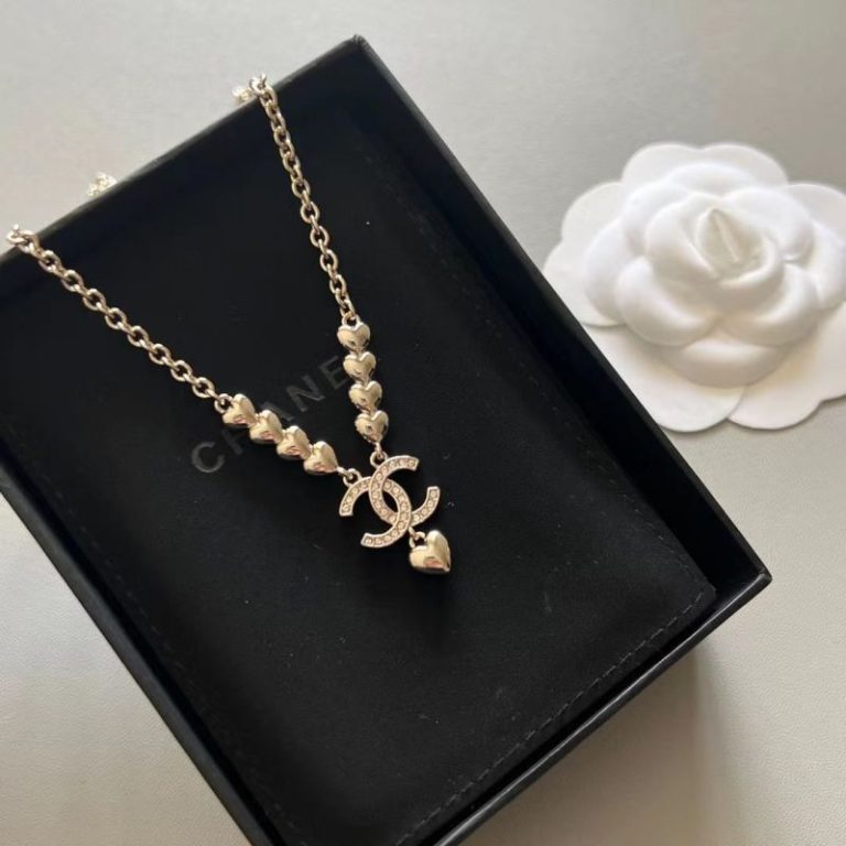 AAAA Replica Chanel Fashion Rhinestone Letter Heart Necklace