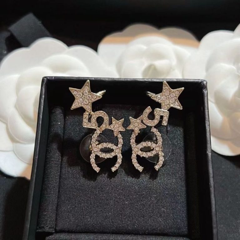 AAAA Replica Chanel Fashion Rhinestone Letter Stud Earrings