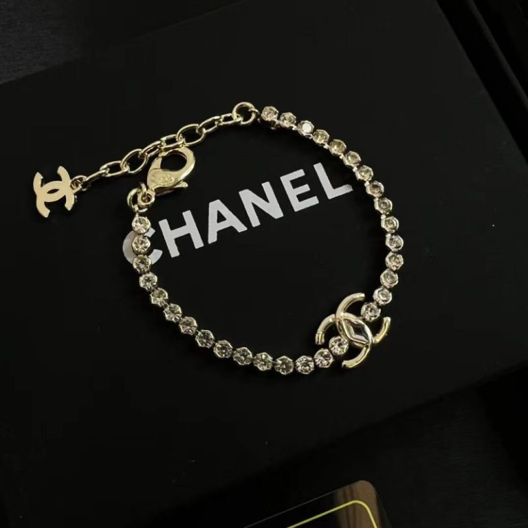 AAAA Replica Chanel Fashion Rhinestone Necklace Bracelet
