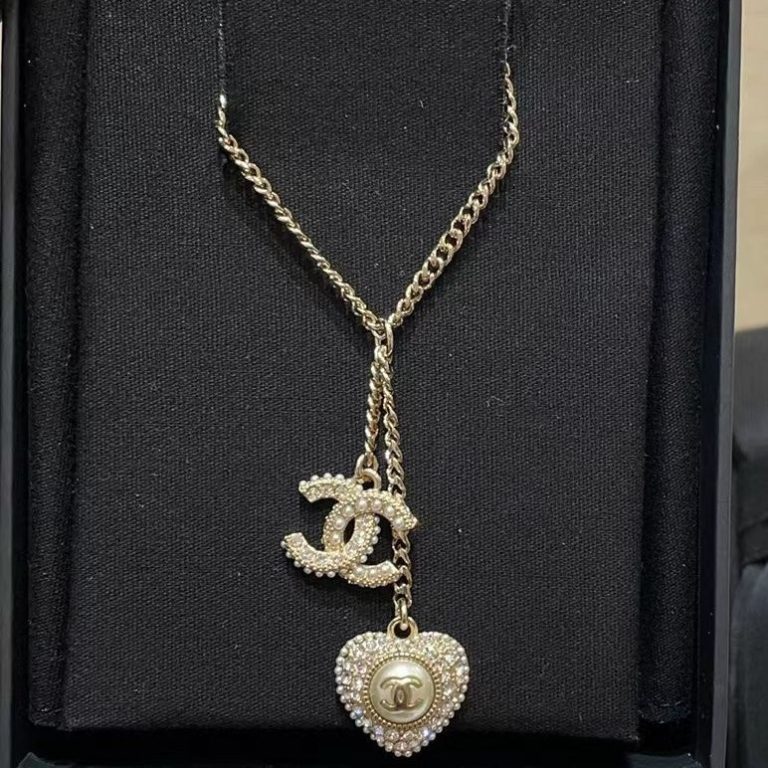 AAAA Replica Chanel Fashion Rhinestone Pearl Heart Necklace