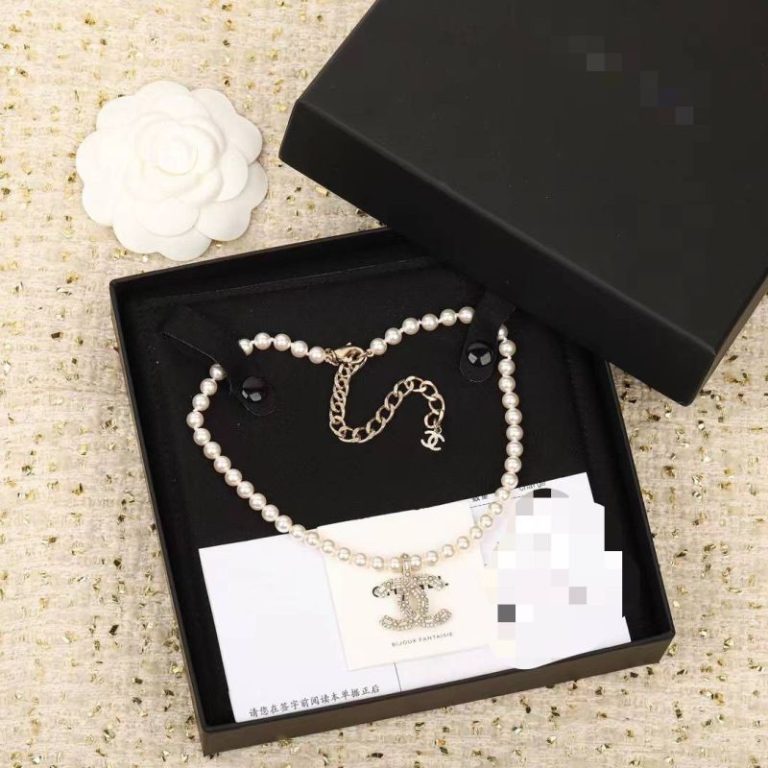 AAAA Replica Chanel Fashion Rhinestone Pearl Necklace