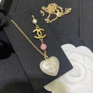 AAAA Replica Chanel Fashion White Heart Pearl Necklace