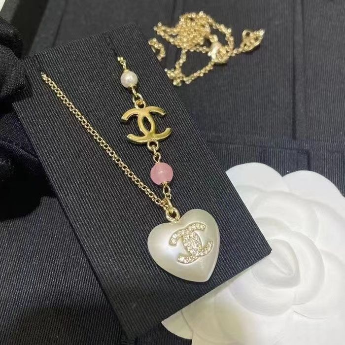 AAAA Replica Chanel Fashion White Heart Pearl Necklace