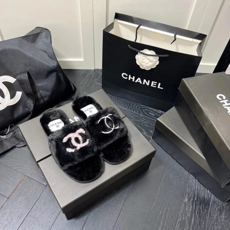 AAAA Replica Chanel Flat Plush Slippers