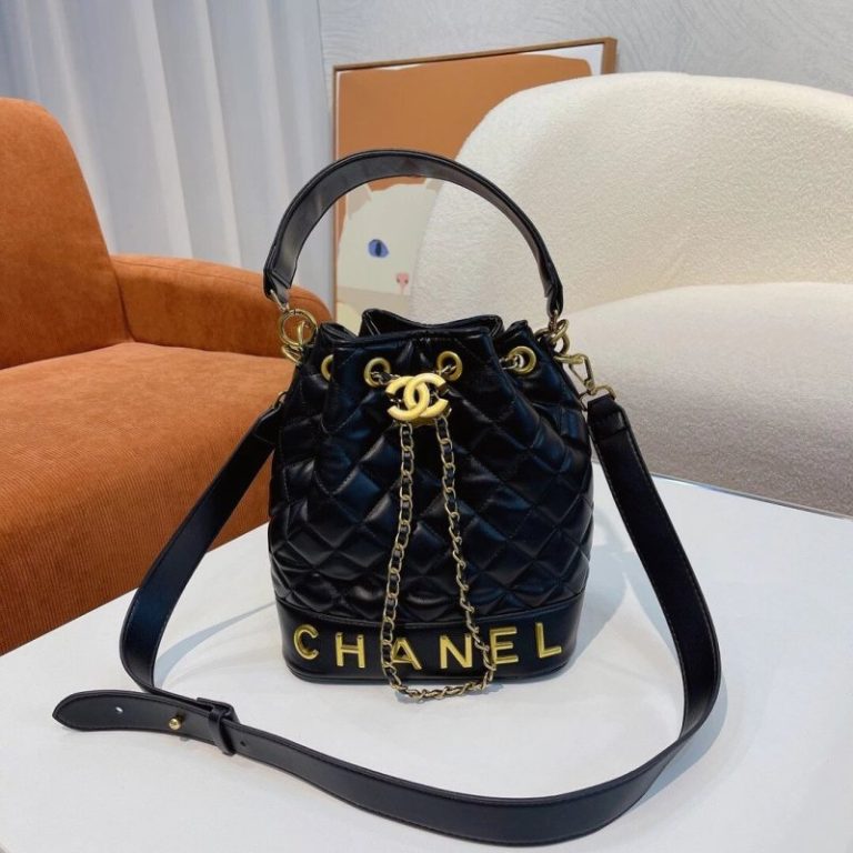 AAAA Replica Chanel Metal Letter Shoulder Bag