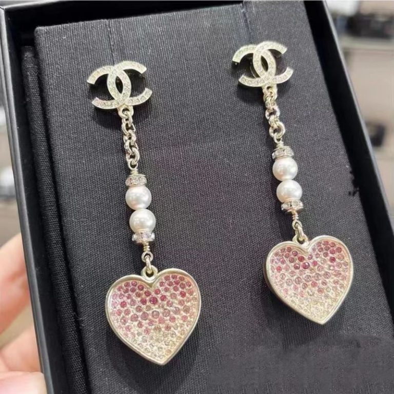 AAAA Replica Chanel Trendy Heart Gradient Pink Heart Earrings