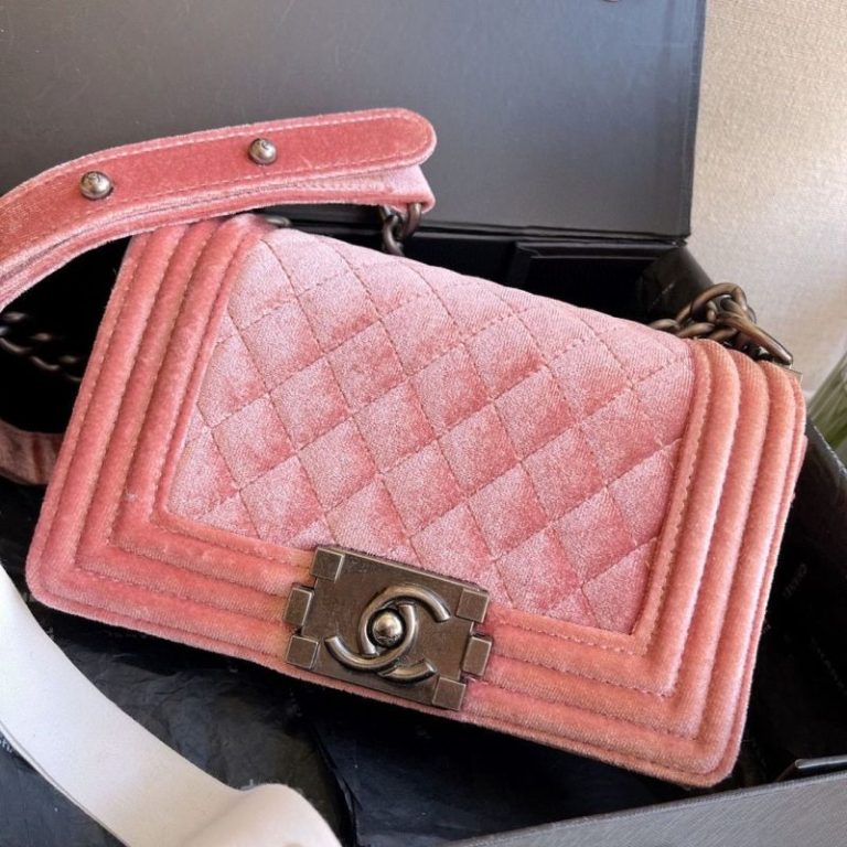 AAAA Replica Chanel Velvet Chain Shoulder Bag