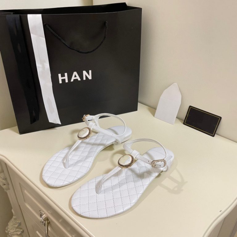 AAAA Replica Chanel Women Double C Flash Rhinestone Flat Sandals