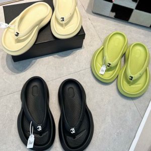 AAAA Replica Chanel Women Fashion Summer Double C New Foam Flip-Flops