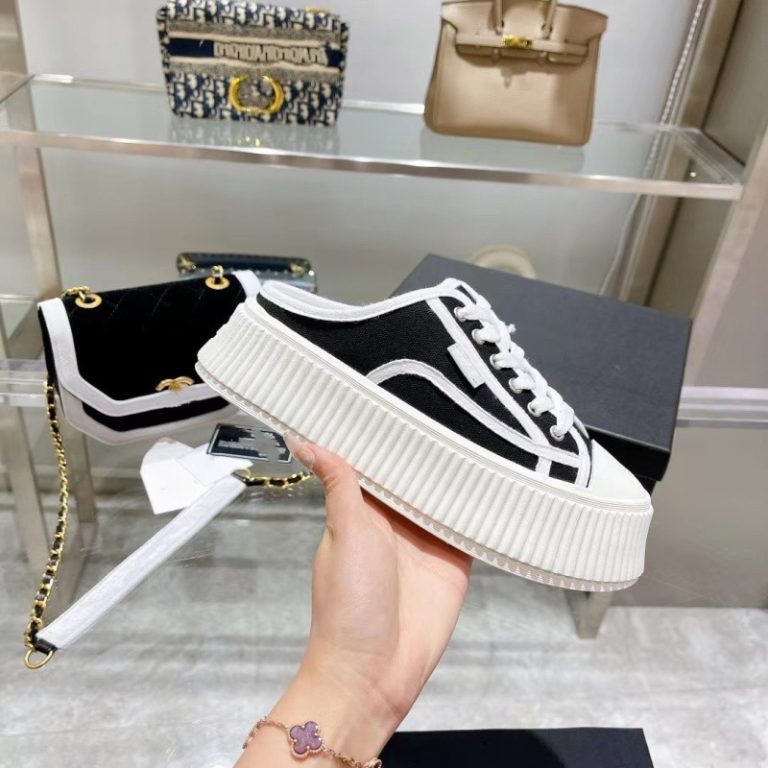 AAAA Replica Chanel Women Thick-Soled Biscuit Half Drag Canvas shoe