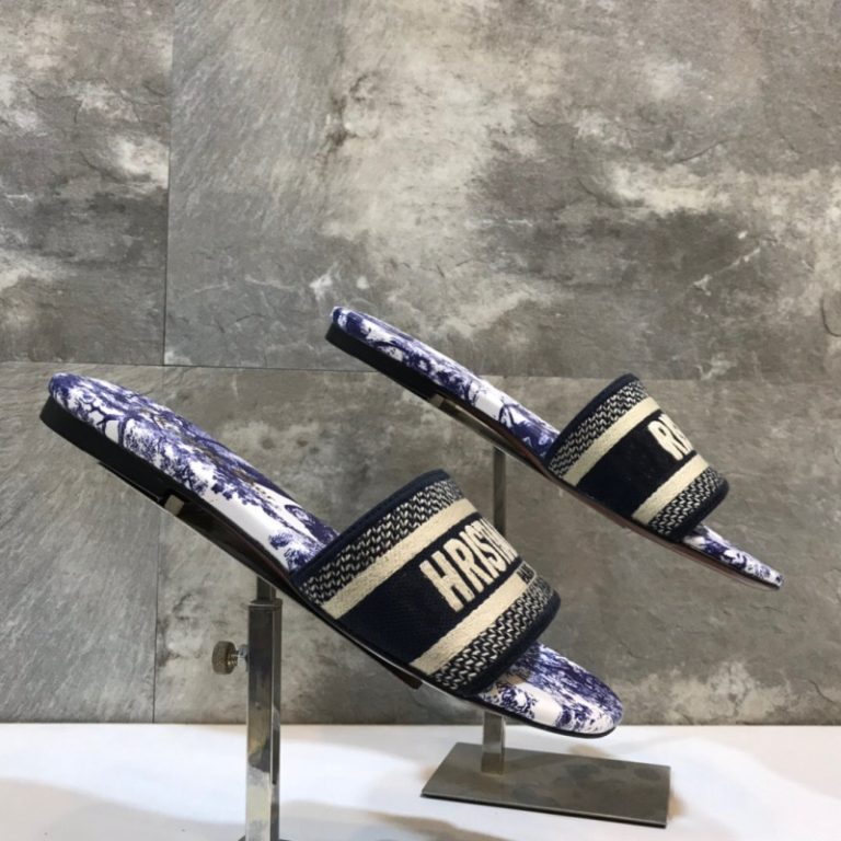 AAAA Replica Dior Summer Letter Embroidery Flat Casual Lazy Outer Wear Slippers