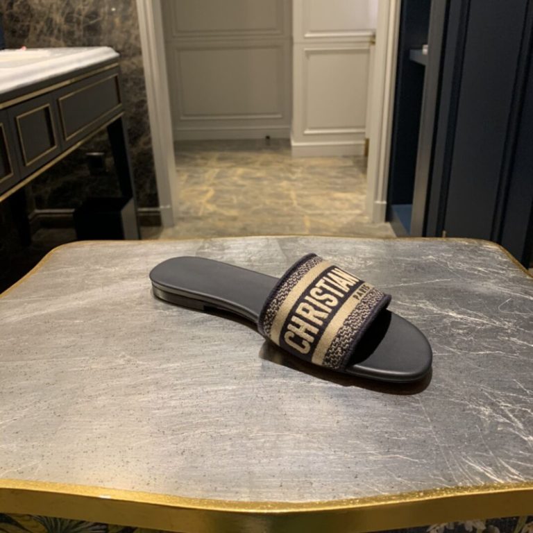 AAAA Replica Dior Women Fashion Letter Embroidery Slippers