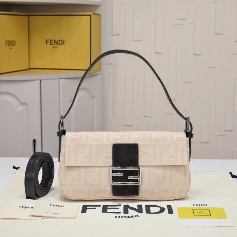 AAAA Replica Fendi Cream Baguette Old-Fashioned Armpit One-Shoulder Diagonal Bag