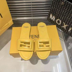 AAAA Replica Fendi Fashion Flat Slippers