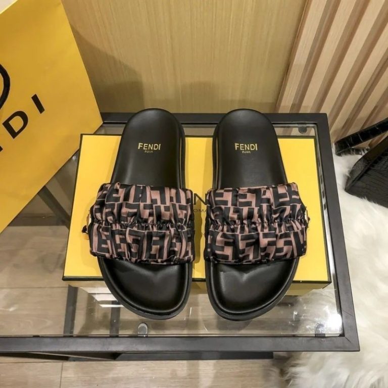 AAAA Replica Fendi Fashion Ruffled Sliders
