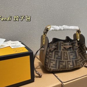AAAA Replica Fendi Vintage Pleated Shoulder Bag