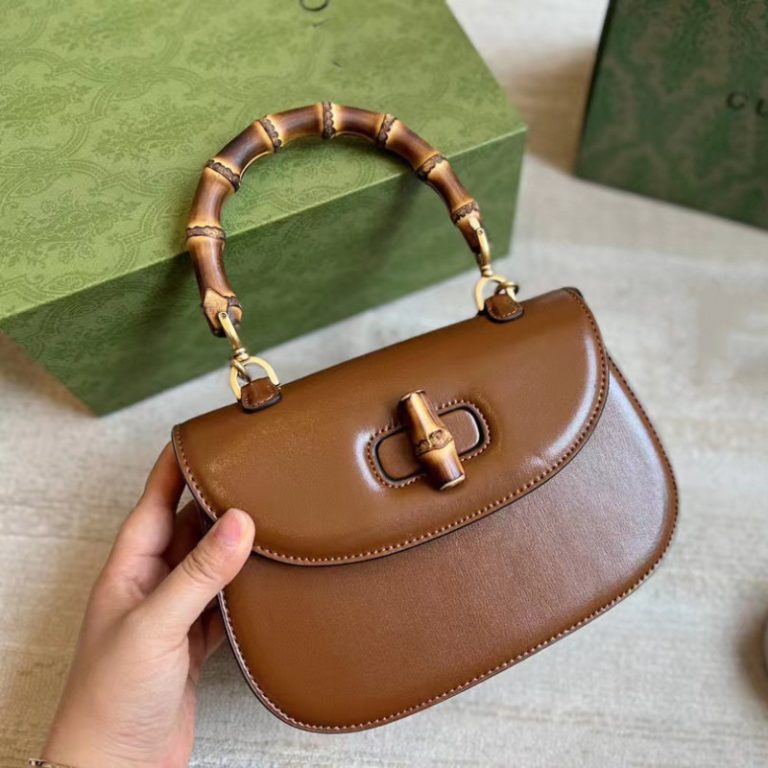 AAAA Replica Gucci Women Bamboo Hand-Held Saddle Shoulder Bag