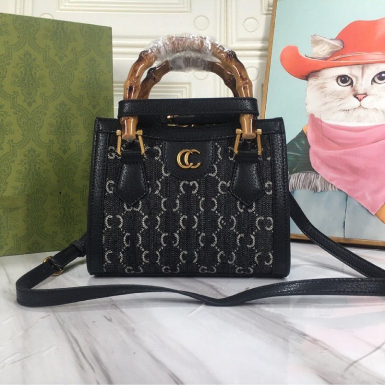 AAAA Replica Gucci Women Small Square Letter Bamboo Small Horizontal Square Bag