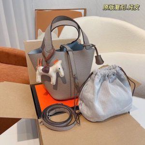 AAAA Replica HERMES Large Capacity Shoulder Bag