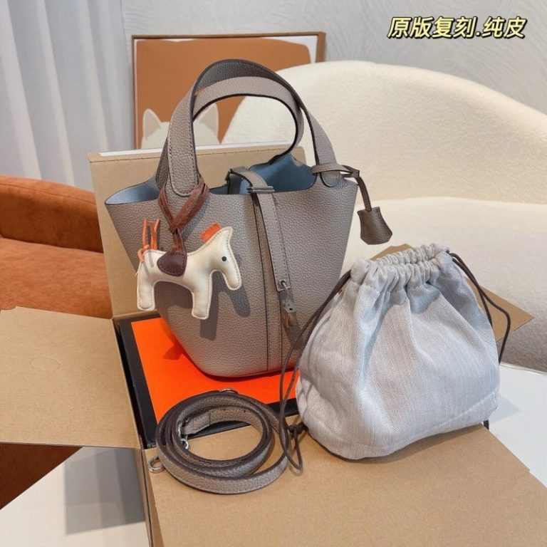 AAAA Replica HERMES Large Capacity Shoulder Bag