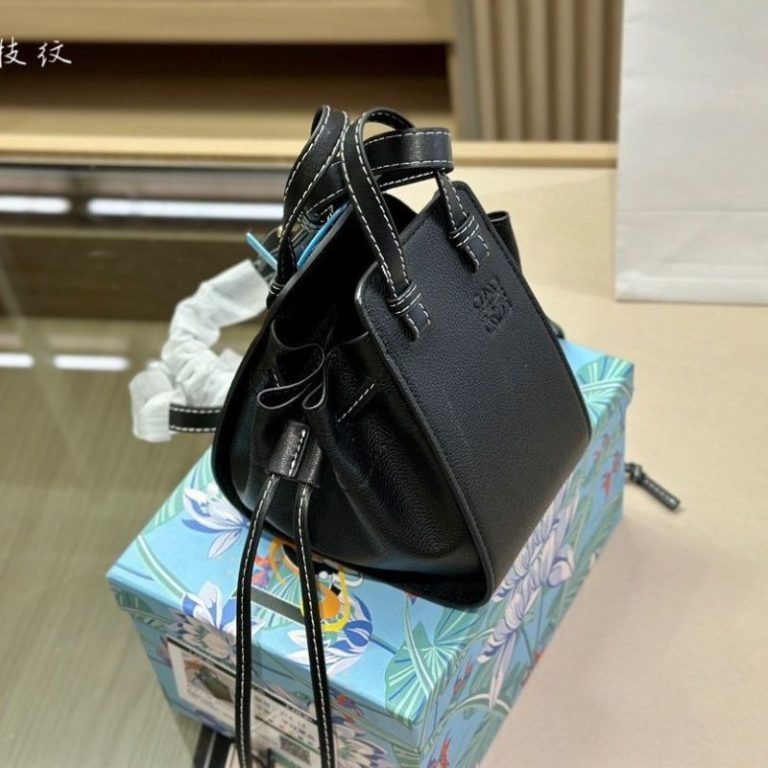 AAAA Replica Loewe Fashion Large Capacity Shoulder Bag