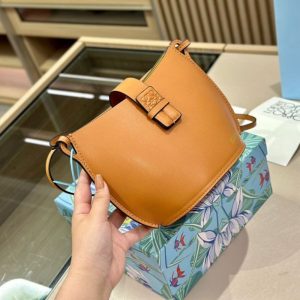 AAAA Replica Loewe Fashion Shoulder Bucket Bag