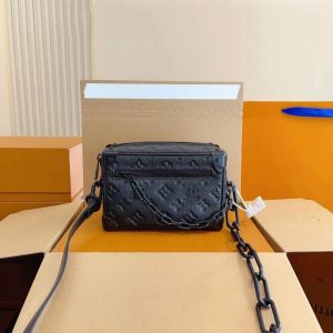 AAAA Replica Louis Vuitton Fashion Embossed Black Vader Chain Bag
