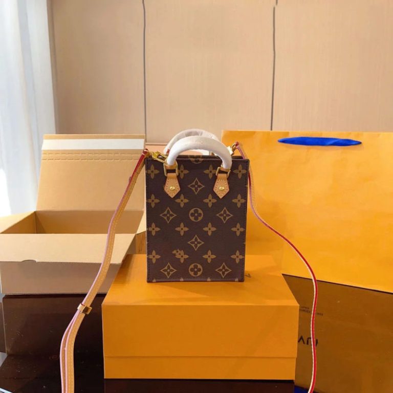 AAAA Replica Louis Vuitton Fashion Letter Print Mini Shoulder Bag