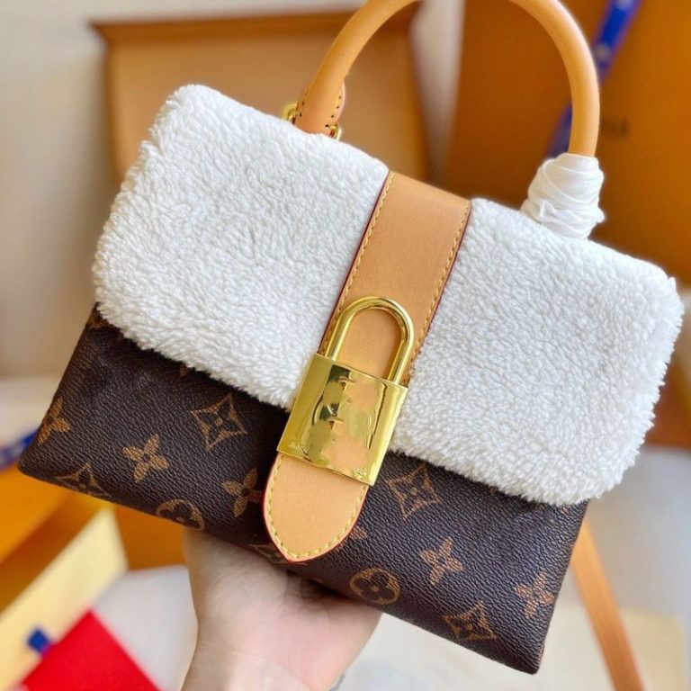 AAAA Replica Louis Vuitton Fashion Plush Shoulder Bag
