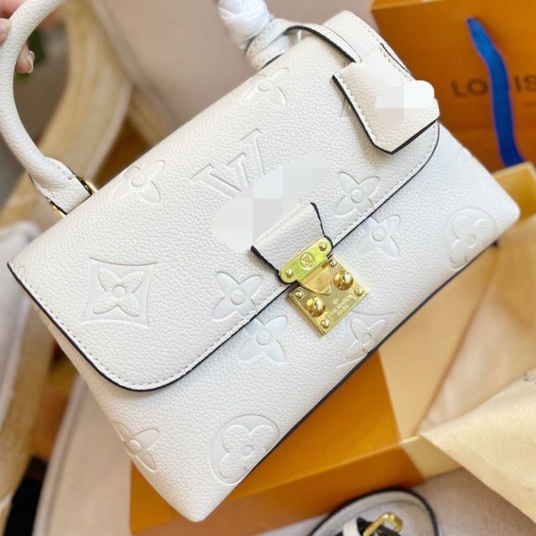 AAAA Replica Louis Vuitton Fashion Solid Color Letter Embossed Shoulder Bag