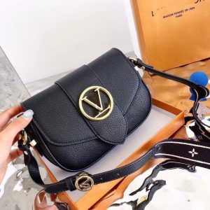 AAAA Replica Louis Vuitton Fashion Solid Color Metal Alphabet Shoulder Bag