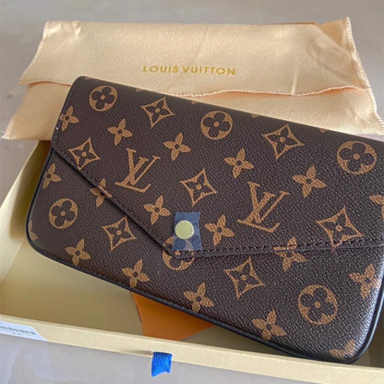 AAAA Replica Louis Vuitton Pochette Felicie Monogram Three - In-One Chain Bag