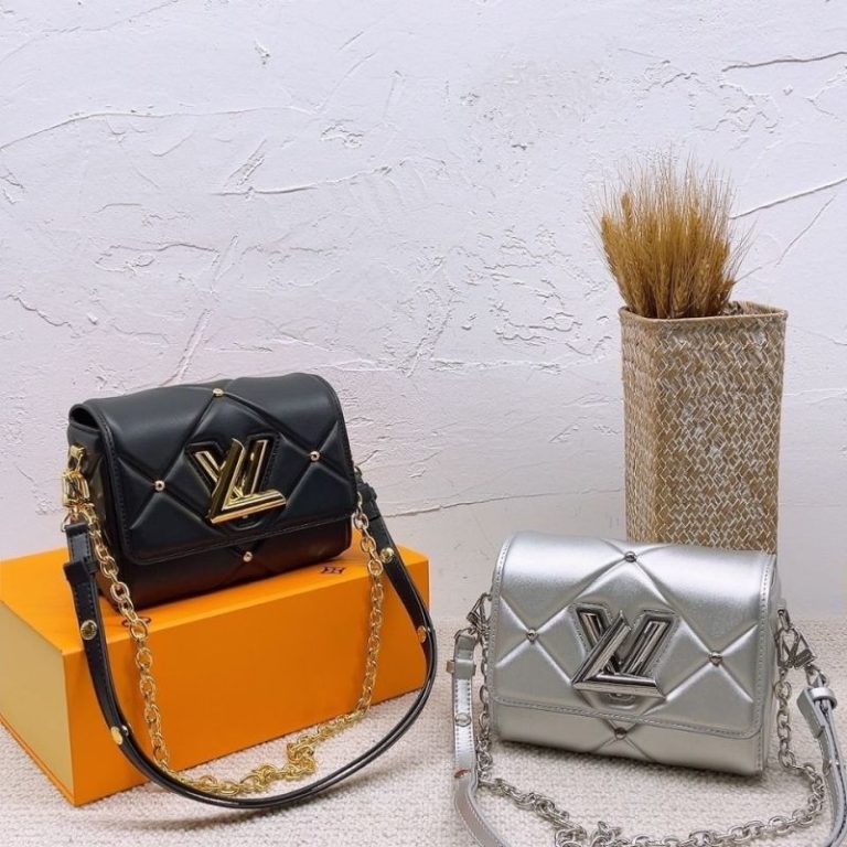 AAAA Replica Louis Vuitton Vintage Metal Letter Chain TWIST Shoulder Bag