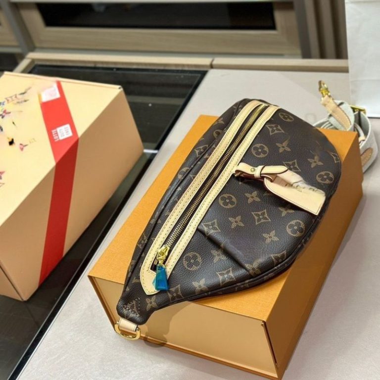AAAA Replica Louis Vuitton Vintage Waist Bag