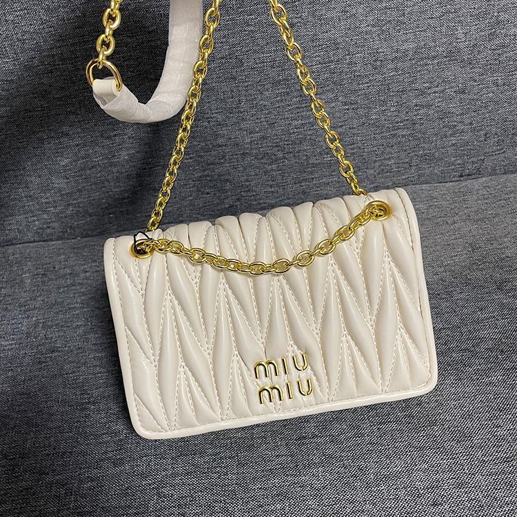 AAAA Replica Miumiu Fashion Solid Color Chain Shoulder Bag