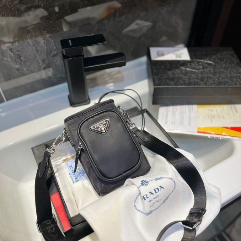 AAAA Replica Prada Fashion Mini Phone Case