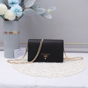 AAAA Replica Prada Leather Shoulder Chain Bag