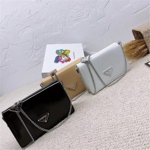 AAAA Replica Prada Small Square Solid Color Medieval Chain Bag