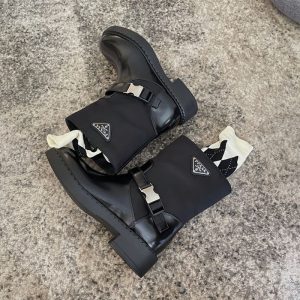 AAAA Replica Prada Women Retro Thick-Soled Round Head Black Mid Boots