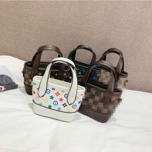 CCCC Replica Louis Vuitton Children Mini Fashion Chain Bag Infant Messenger Bag Handheld Children'S Bag