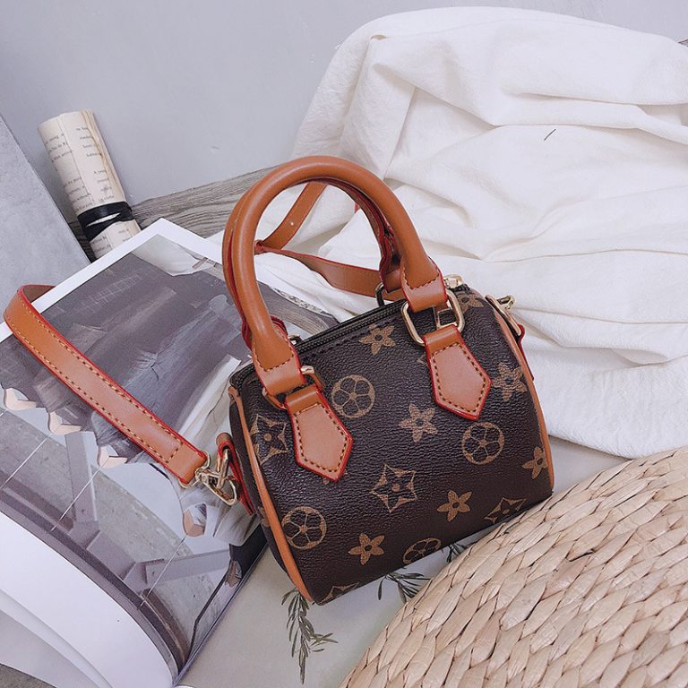 CCCC Replica Louis Vuitton Girls Bags Fashion Princess Children Coin Purse Fashion Old Flower Girl Messenger Bag