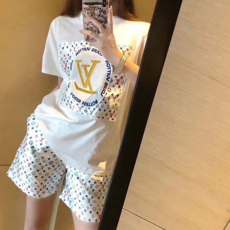 Fashion Letter Embroidery Loose Short Sleeve T-Shirt + Shorts Two-Piece Set