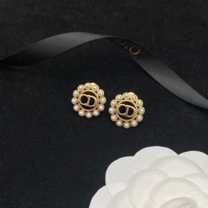 Fashion Letter Hollow Imitation Pearl Stud Earrings