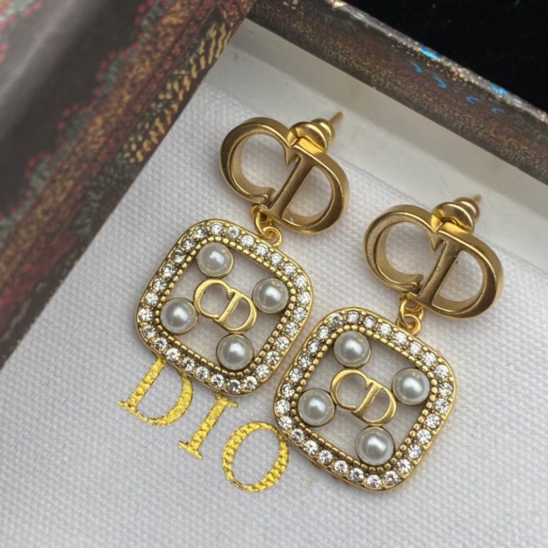 Fashion Letter Square Imitation Pearl Earrings