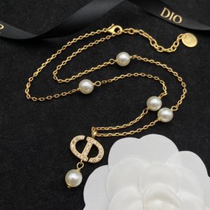 Fashion Rhinestone Letter Imitation Pearl Necklace